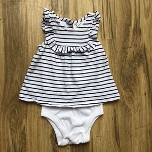 Baby Girls Old Navy 6-12 Month Flutter Bodysuit